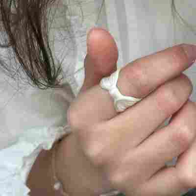 设计感简约蝴蝶结飘带戒指女烧白个性小众少女食指戒开口指环百搭